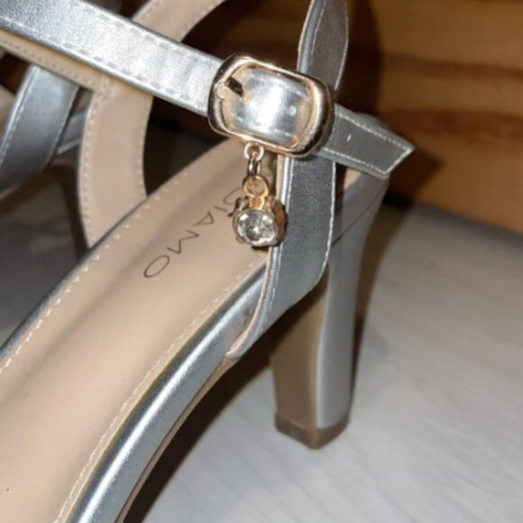 Andiamo Silver heels - Picture 2 of 6
